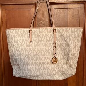 Michael Kors Signature Tote